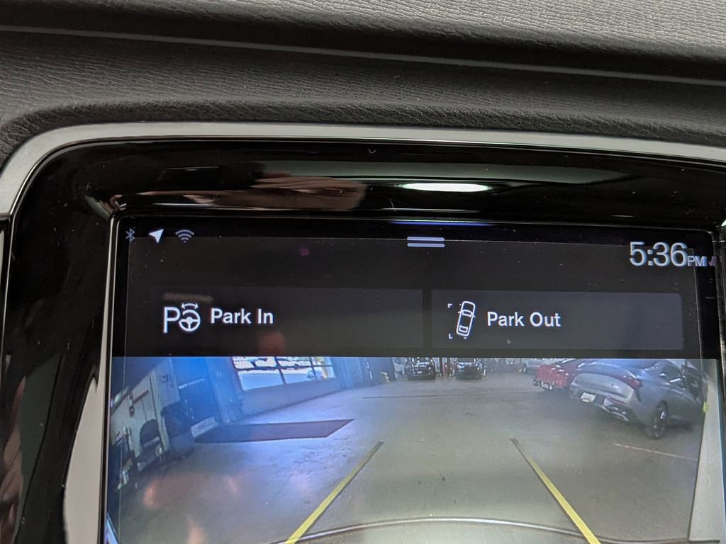 Used 2016 Volvo XC90 T6 Momentum w/ Momentum Plus Package image 35