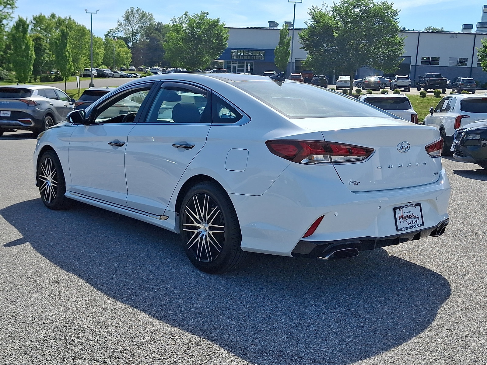 Used 2019 Hyundai Sonata Limited w/ Cargo Package FWD image 4