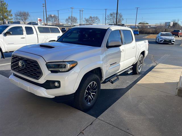 Used 2020 Toyota Tacoma TRD Sport w/ Technology Package image 5