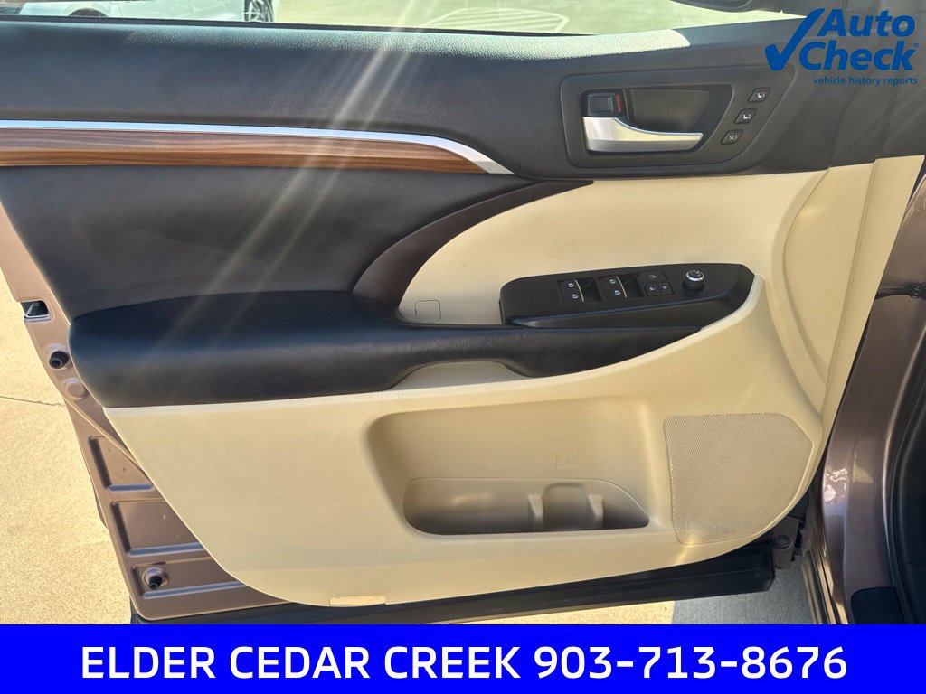 Used 2017 Toyota Highlander Limited FWD image 13