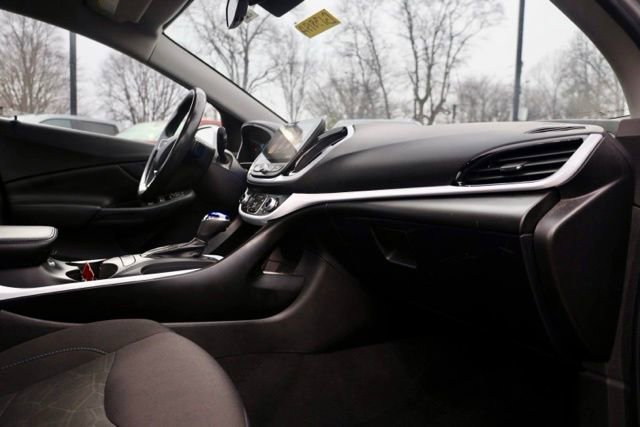 Used 2017 Chevrolet Volt LT w/ Comfort Package image 36