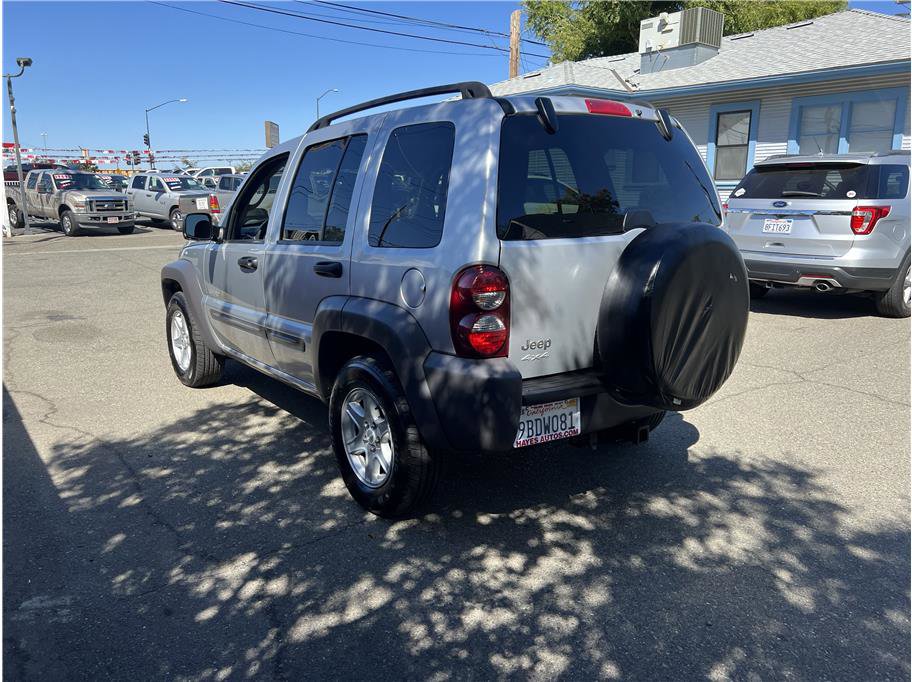 Used 2004 Jeep Liberty Sport w/ PWR Convenience Group AWD/4WD image 4