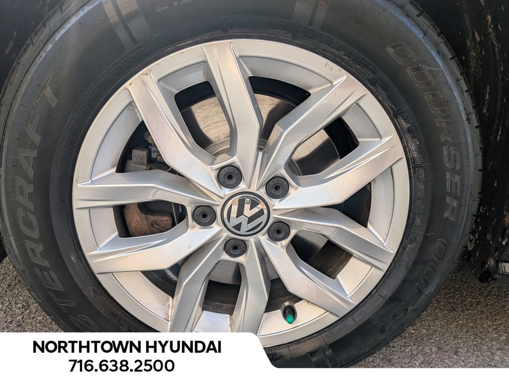 Used 2017 Volkswagen Passat 1.8T S FWD image 32
