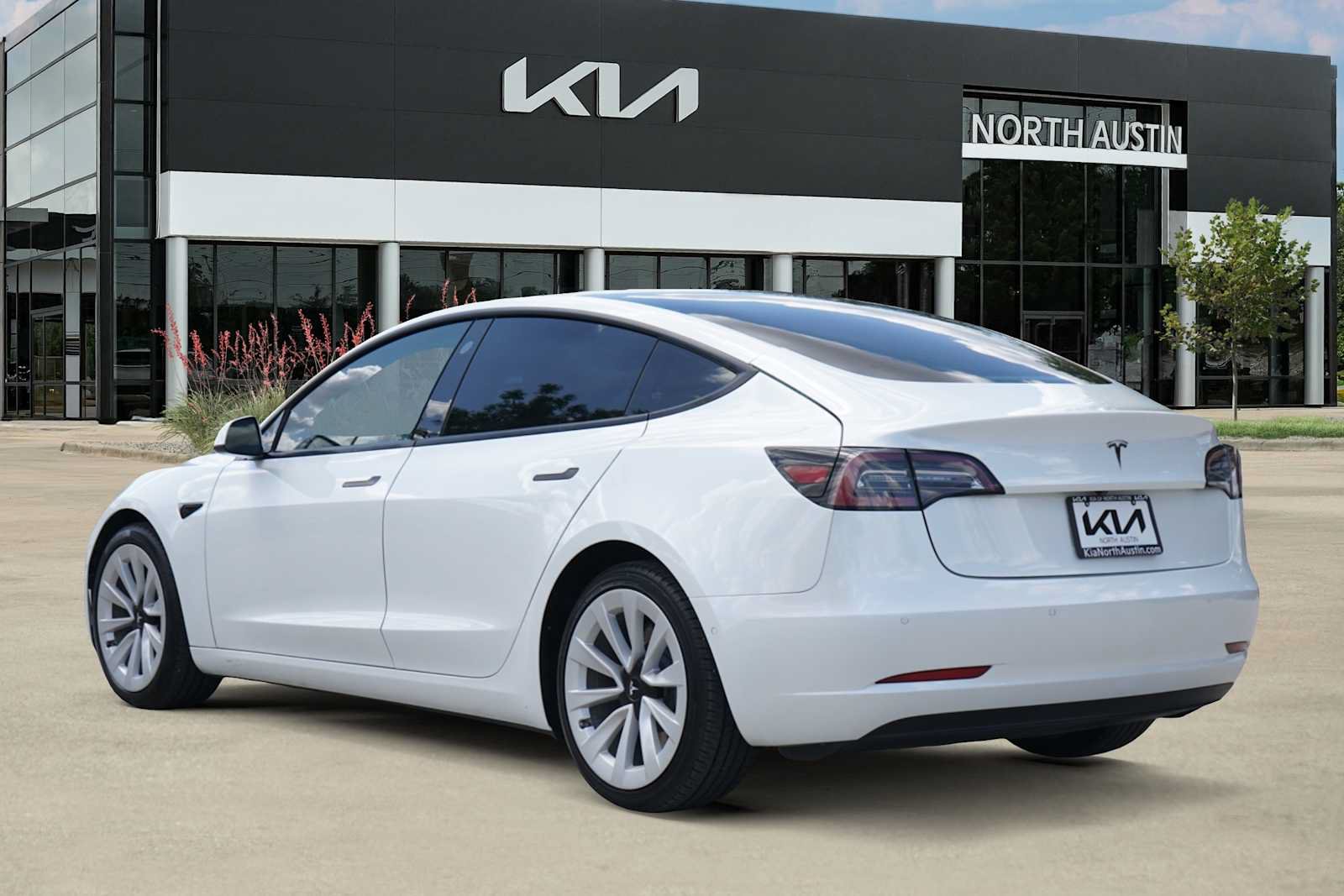 Used 2021 Tesla Model 3 Standard Range Plus RWD image 4