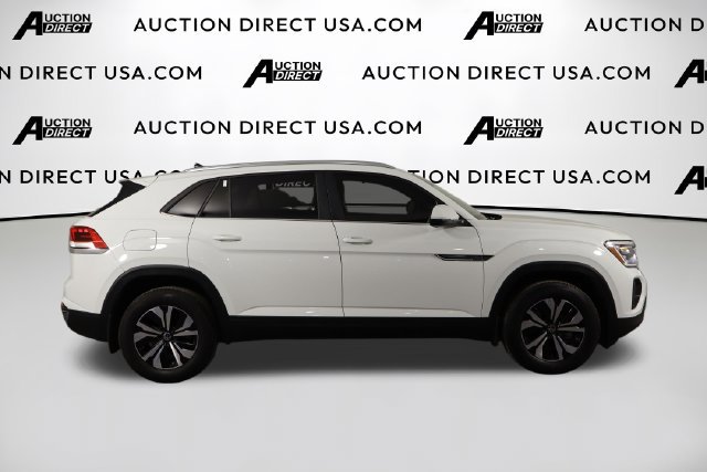 Used 2025 Volkswagen Atlas Cross Sport SE FWD image 38