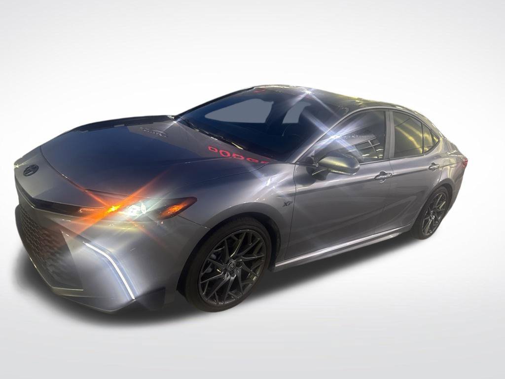 Used 2025 Toyota Camry SE FWD image 8