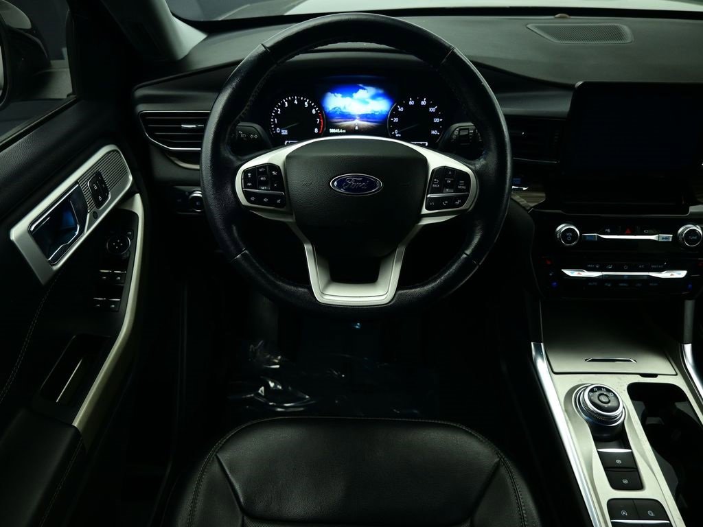 Used 2022 Ford Explorer Limited w/ Equipment Group 301A image 2