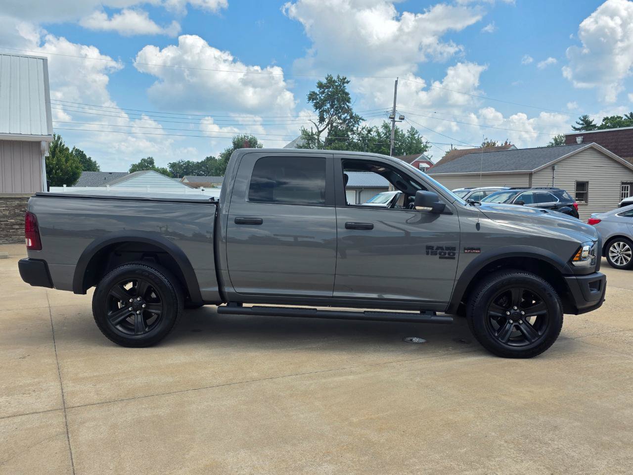 Used 2022 RAM 1500 Warlock w/ Ceramic Grey Warlock Package AWD/4WD image 22
