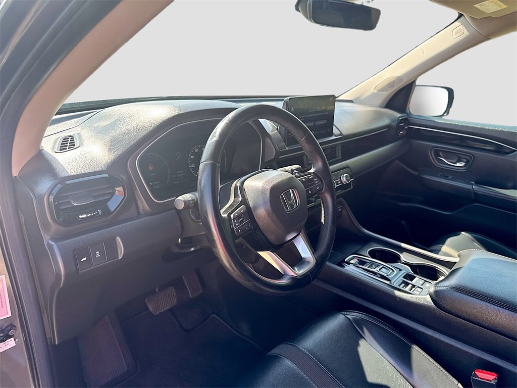 Used 2025 Honda Pilot EX-L image 9