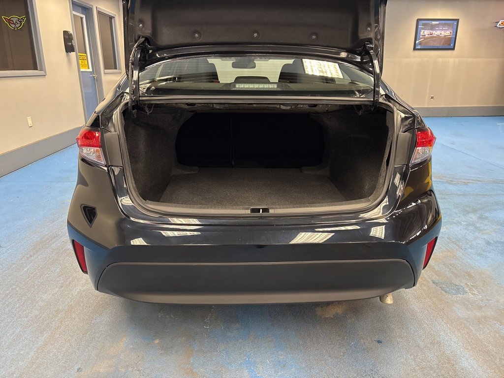 Used 2025 Toyota Corolla LE image 8
