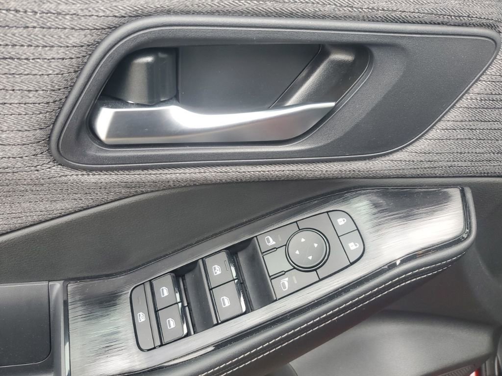 Used 2023 Nissan Rogue SV image 13