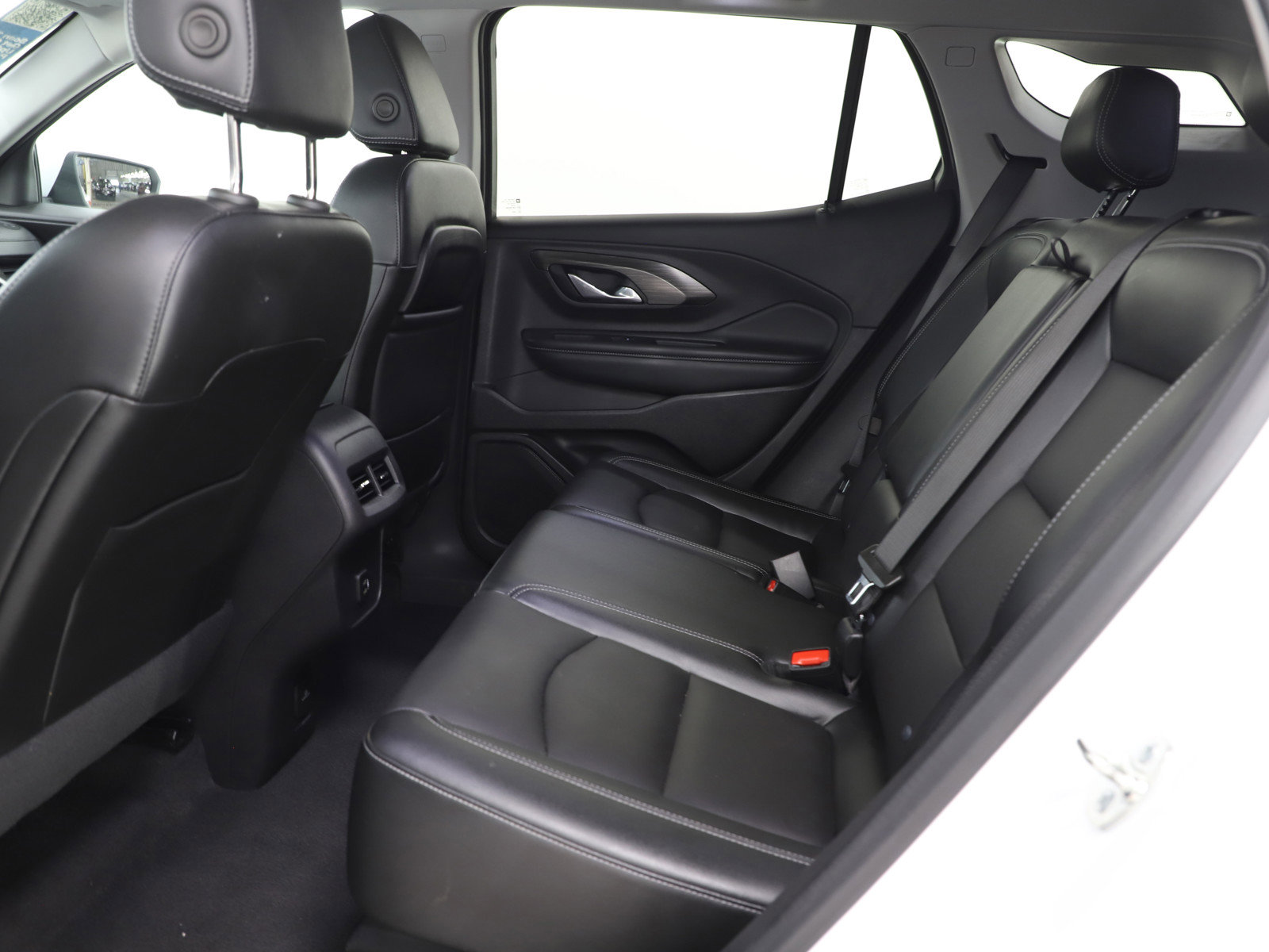 Used 2024 GMC Terrain SLT image 20