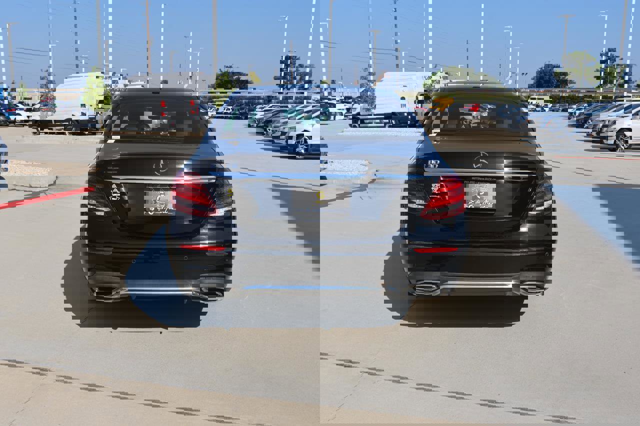 Used 2018 Mercedes-Benz E 300 image 4