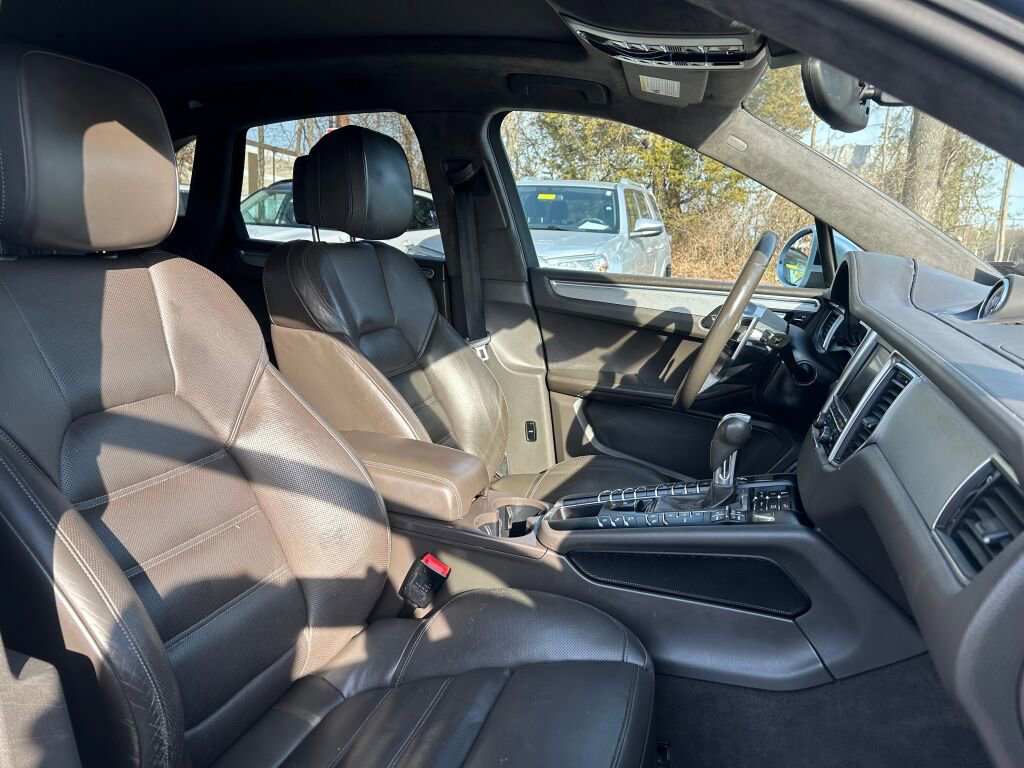 Used 2015 Porsche Macan Turbo image 29