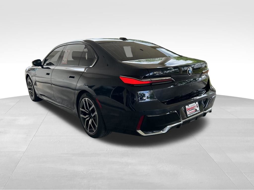 Used 2025 BMW 740i xDrive image 6