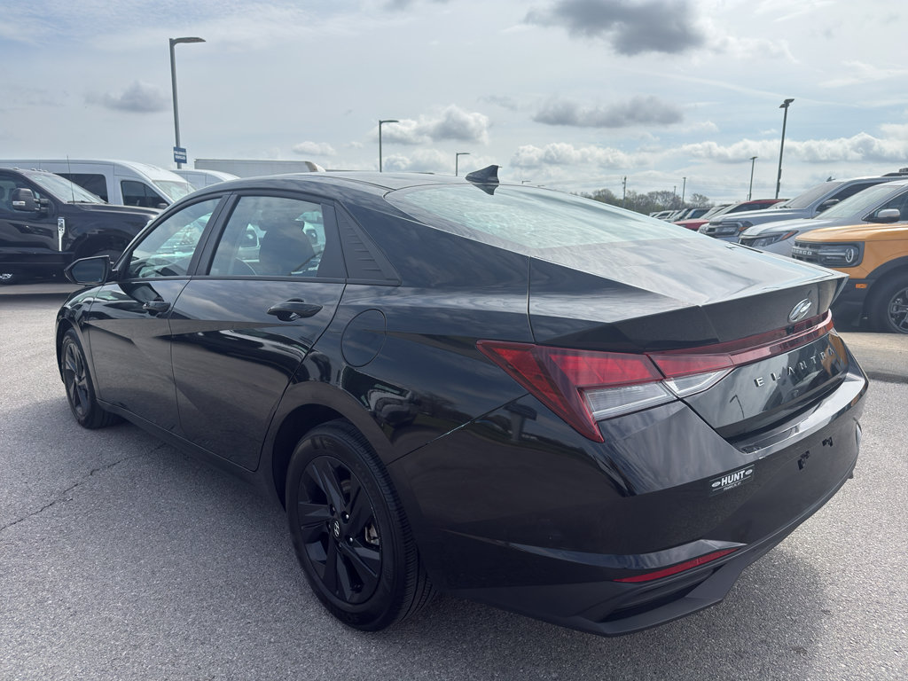 Used 2023 Hyundai Elantra SEL FWD image 7