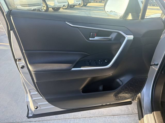 Certified 2025 Toyota RAV4 SE AWD/4WD image 9