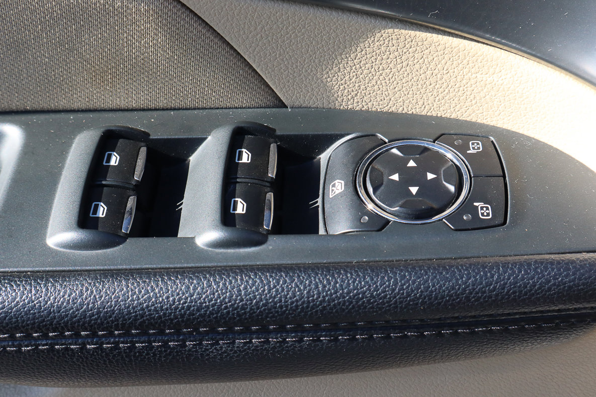 Used 2017 Ford Explorer FWD image 15