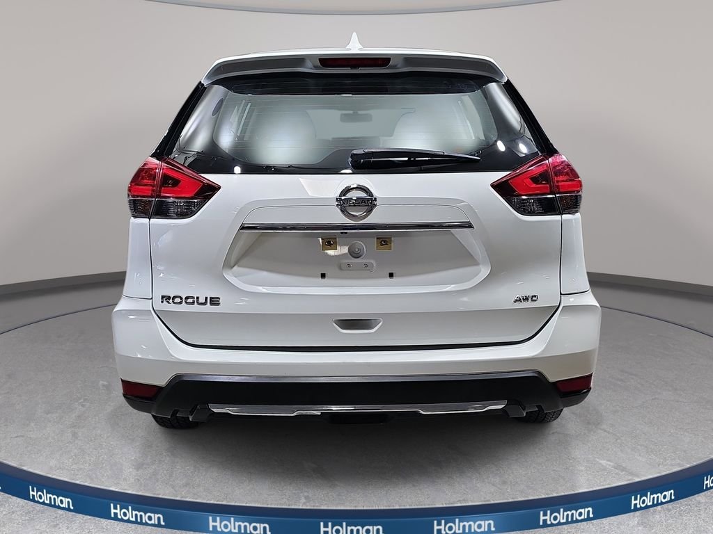 Used 2017 Nissan Rogue S image 7
