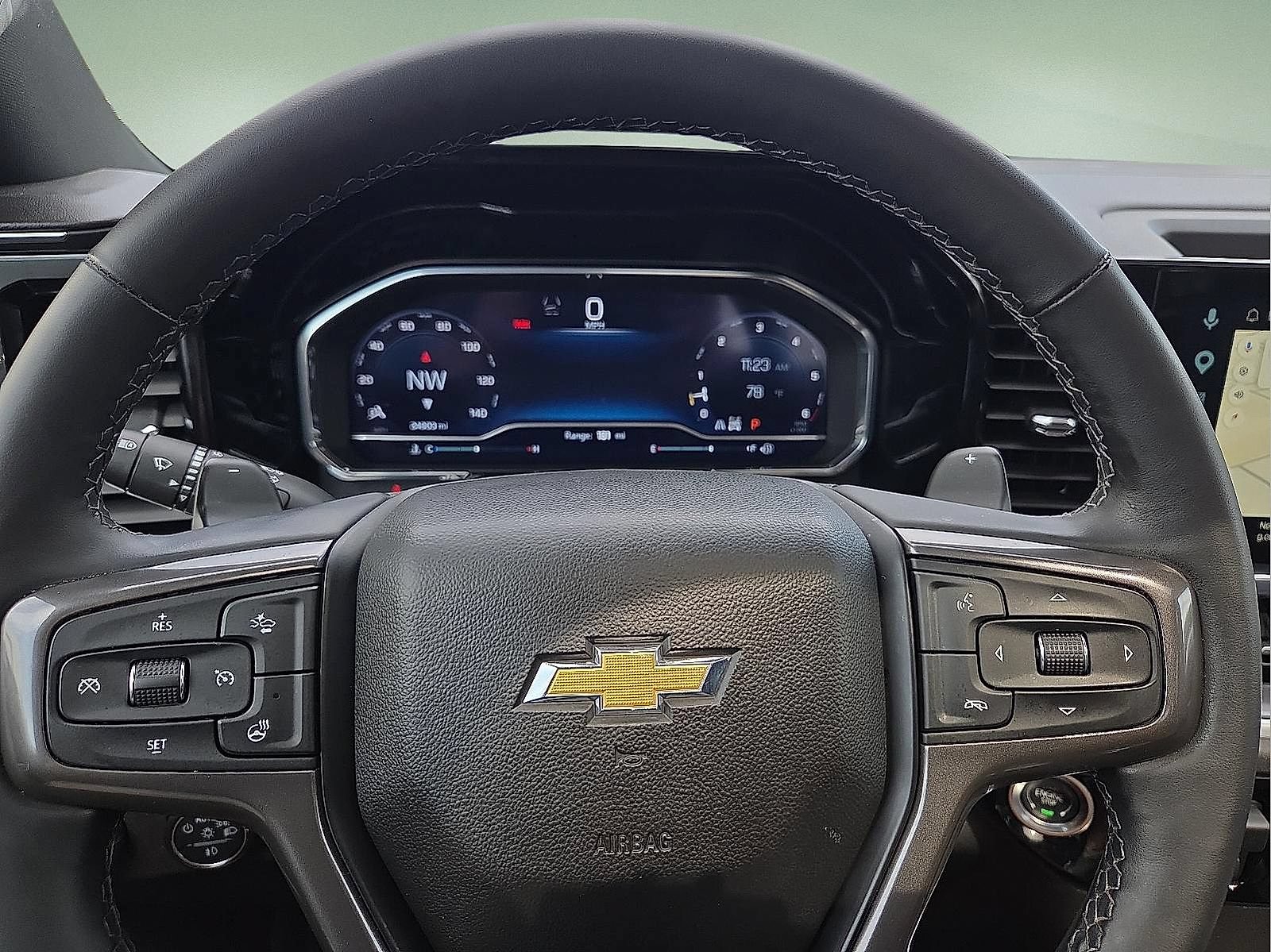 Used 2025 Chevrolet Silverado 1500 High Country w/ Technology Package AWD/4WD image 4