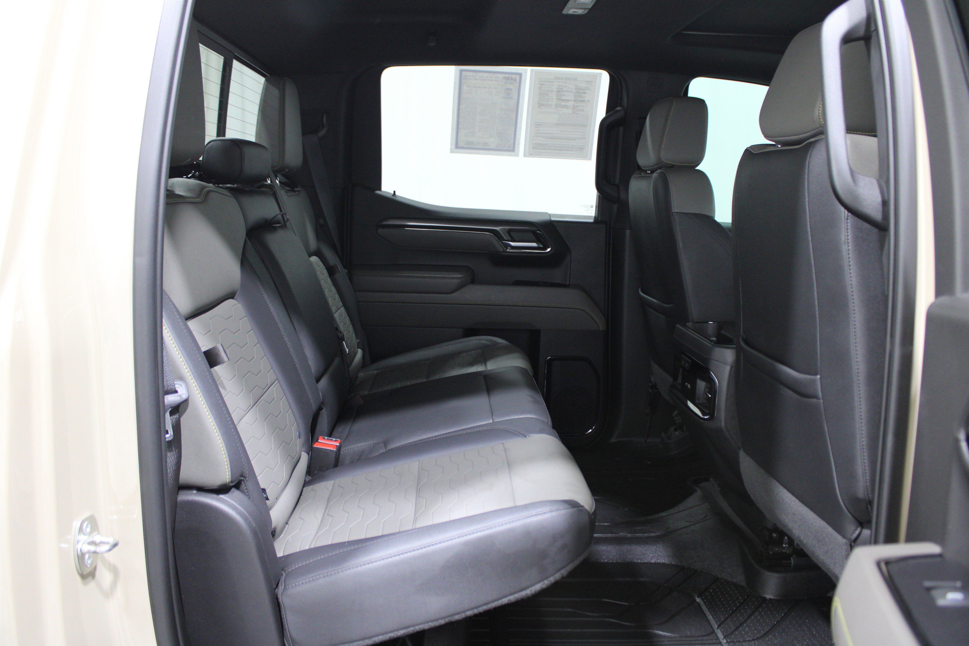 Used 2023 Chevrolet Silverado 1500 ZR2 image 30