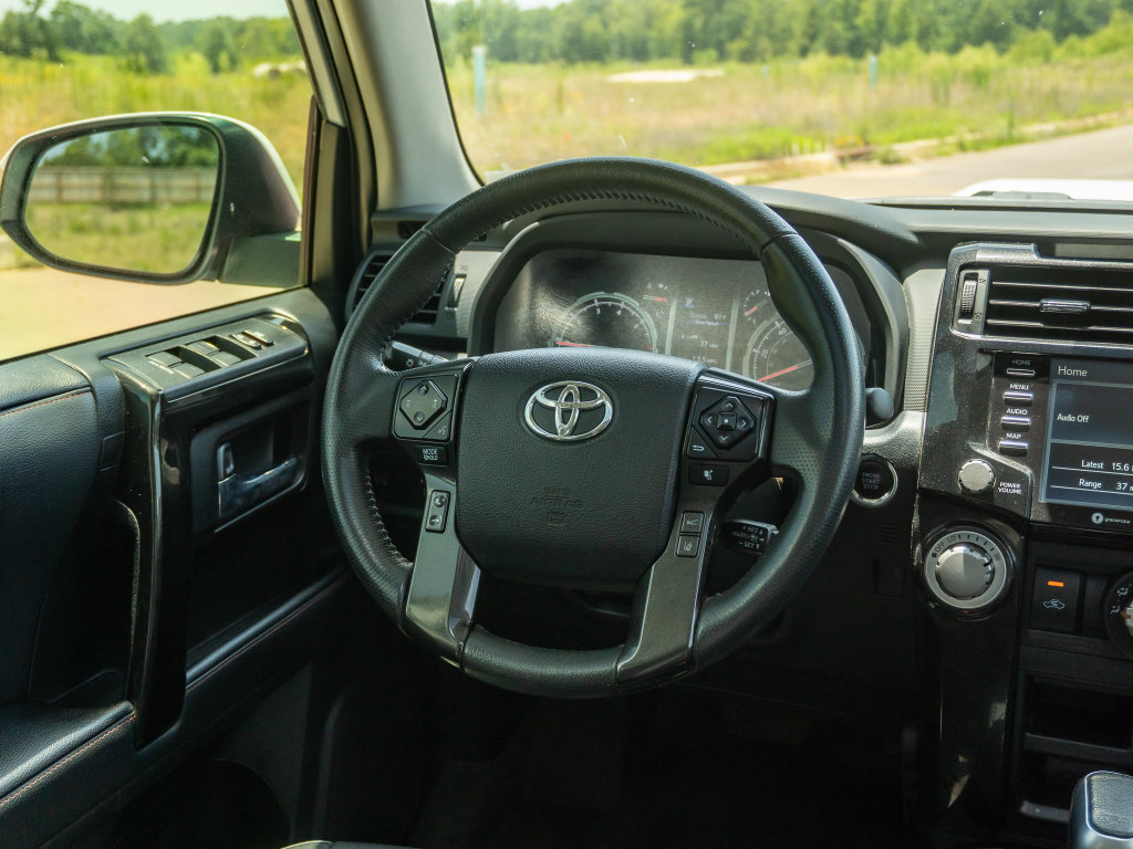 Used 2020 Toyota 4Runner TRD Off-Road Premium w/ Moonroof Package AWD/4WD image 23