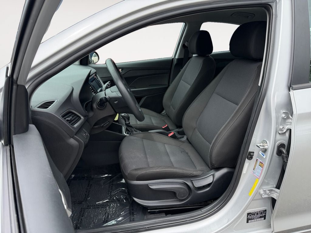 Used 2021 Hyundai Accent SE FWD image 6