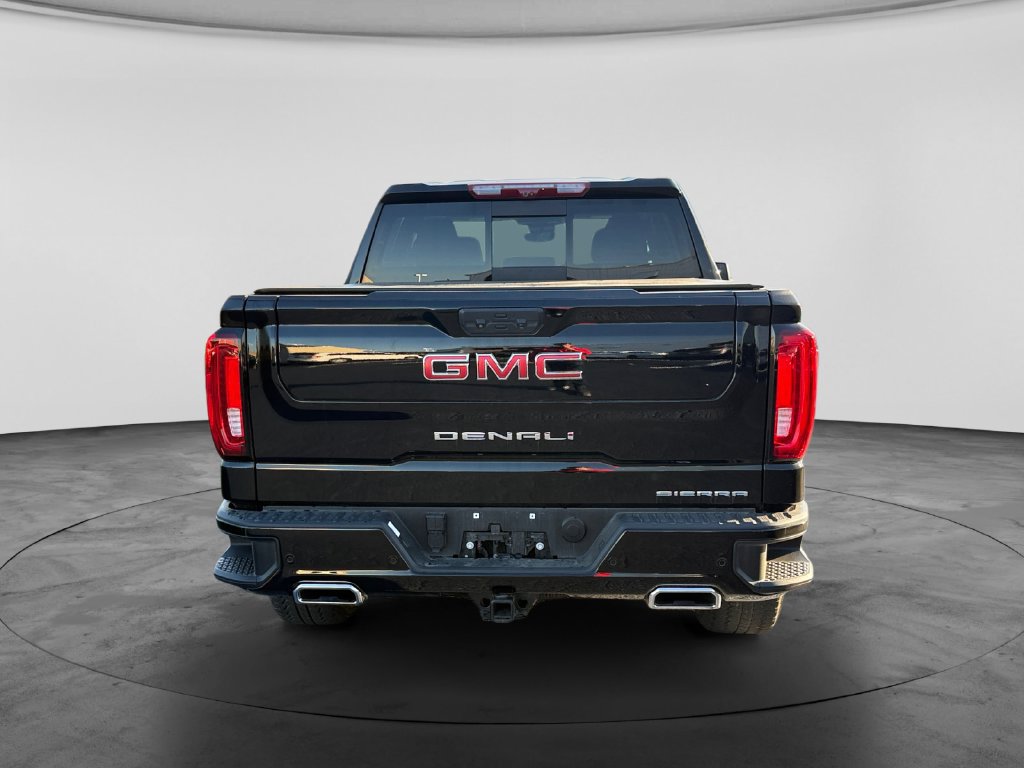 Used 2023 GMC Sierra 1500 Denali w/ Technology Package AWD/4WD image 9