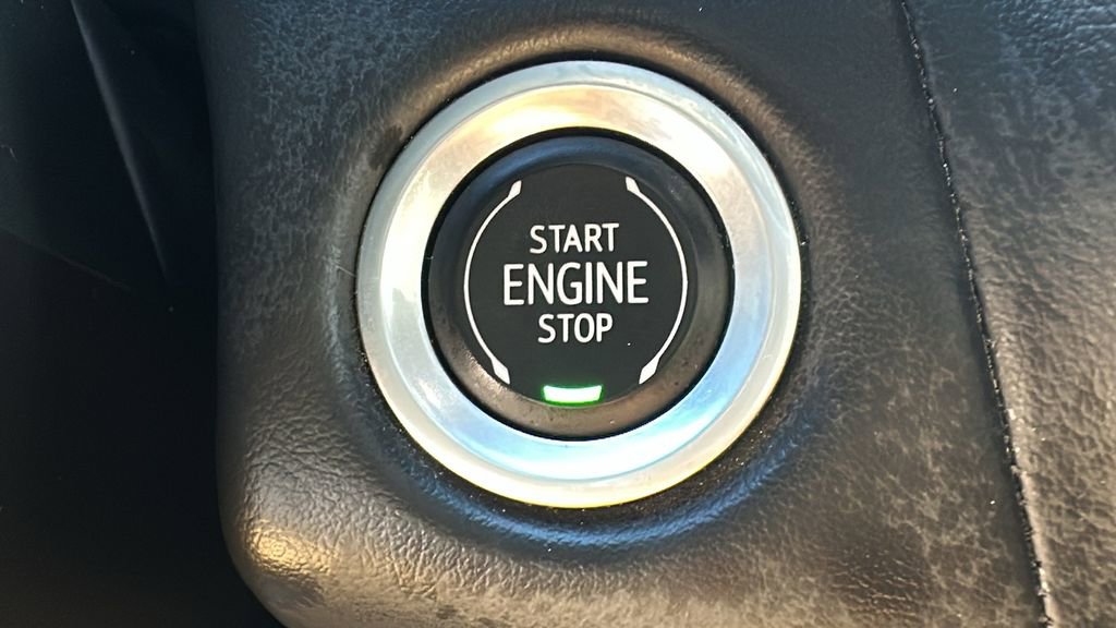 Used 2023 Chevrolet Suburban Premier image 23