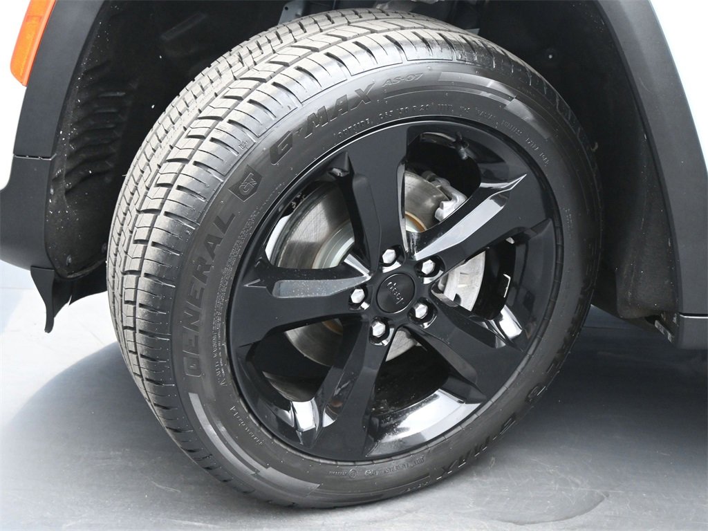 Used 2022 Jeep Grand Cherokee Altitude image 23