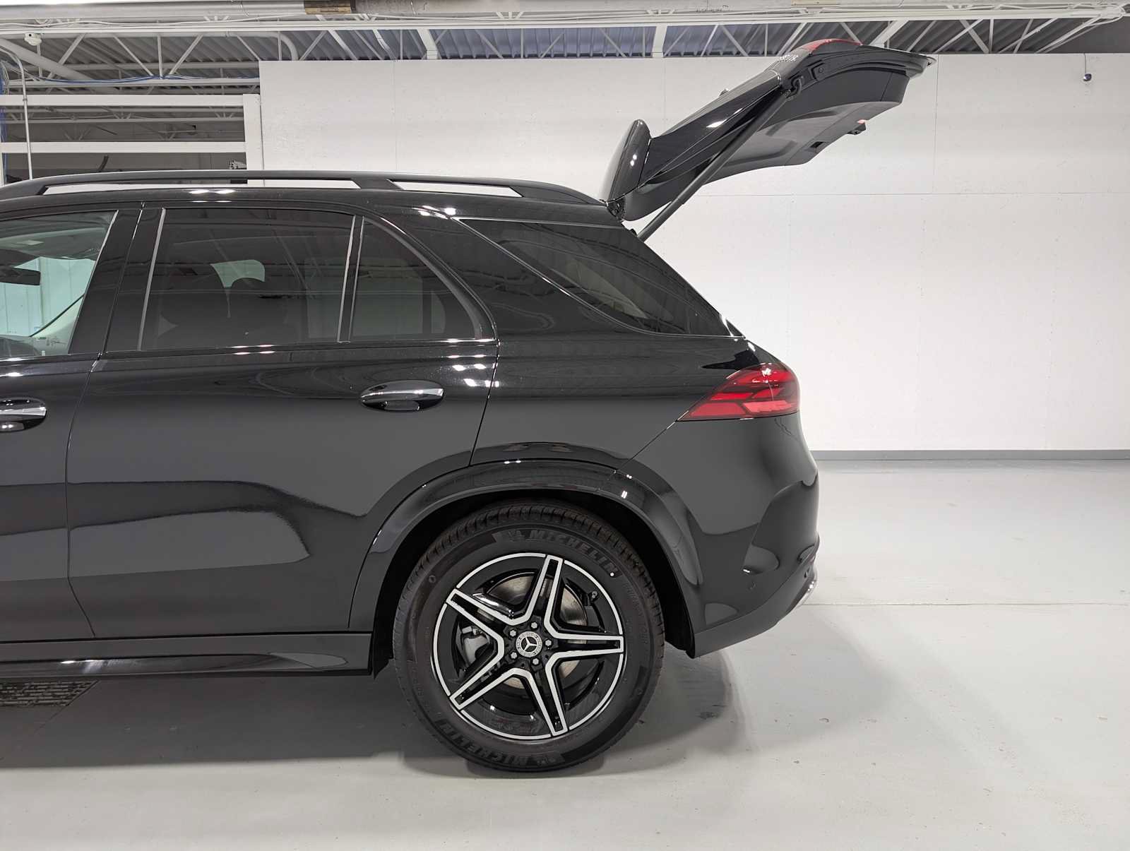New 2026 Mercedes-Benz GLE 350 4MATIC image 9
