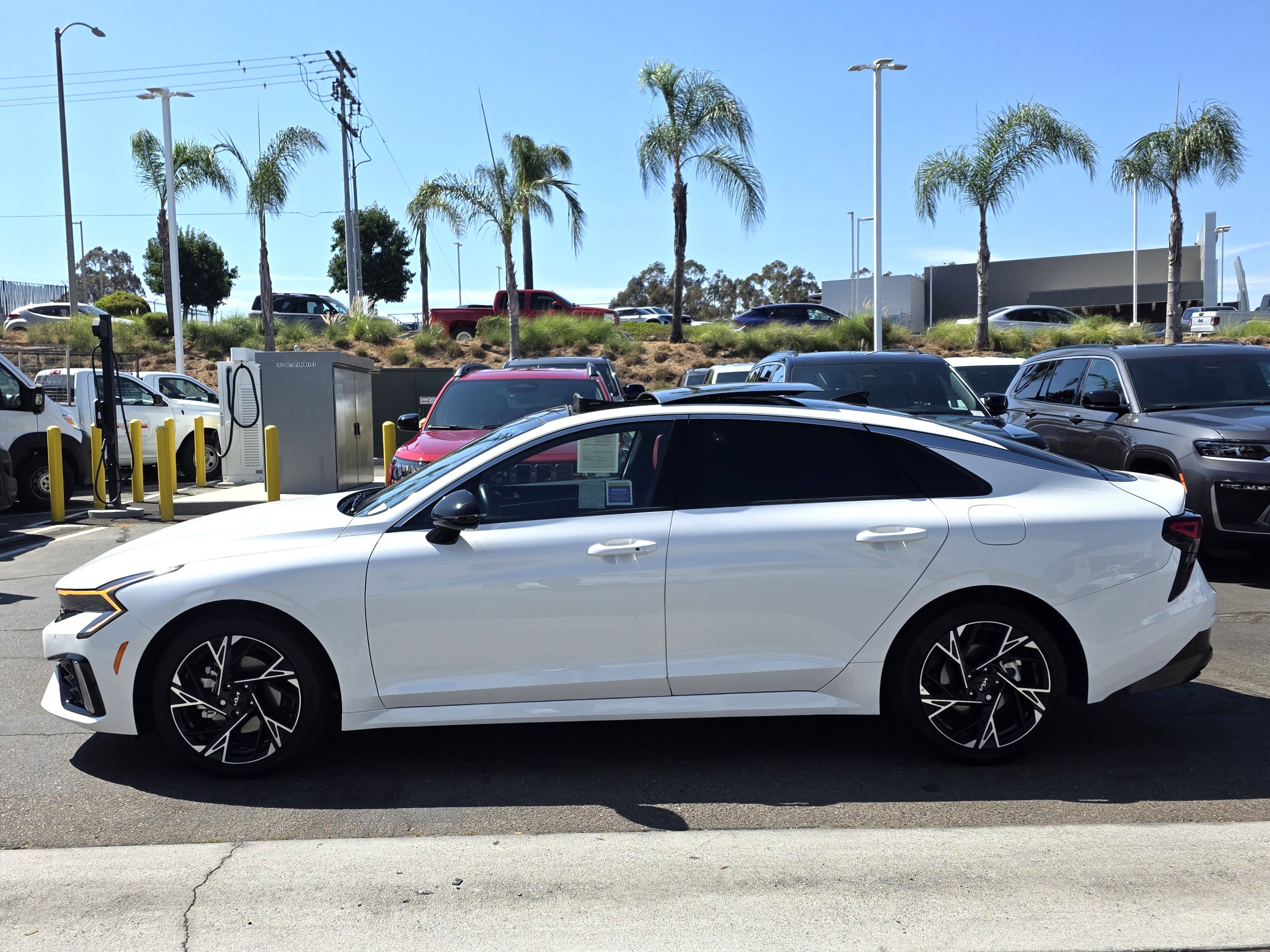 Used 2025 Kia K5 GT-Line w/ GT-Line Premium Package FWD image 2