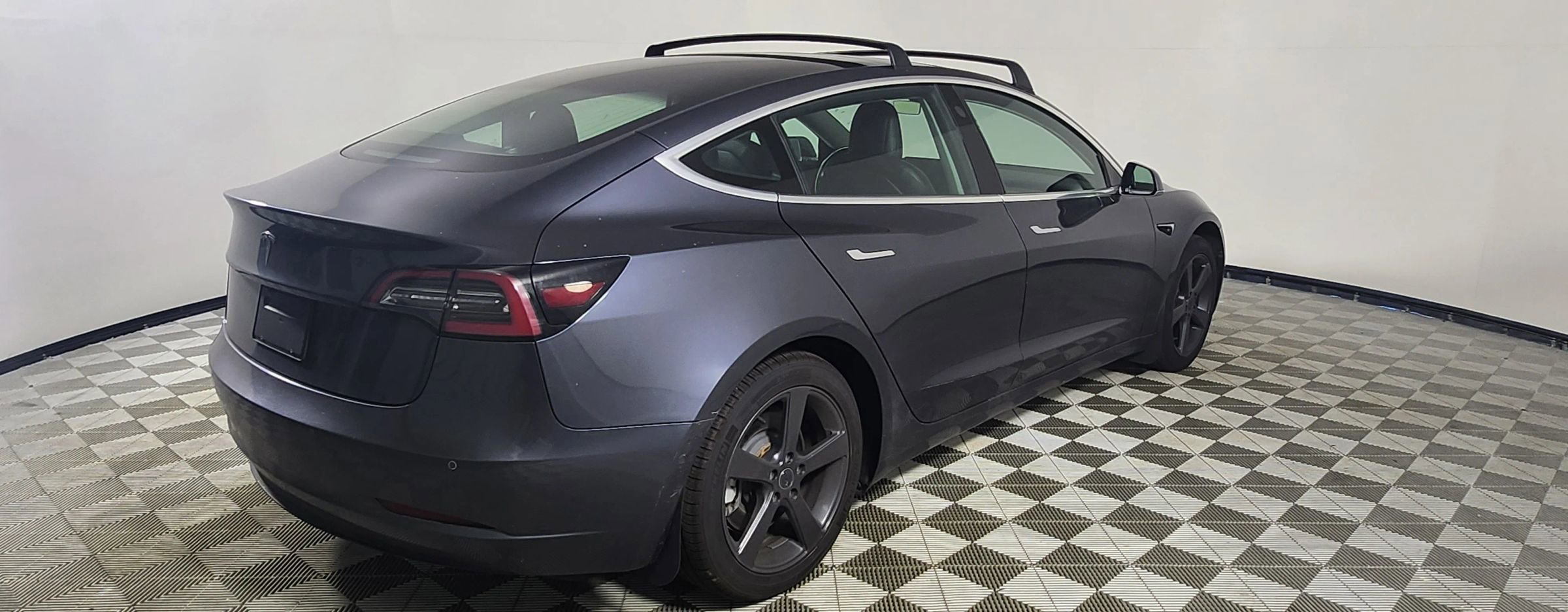 Used 2019 Tesla Model 3 Standard Range image 7
