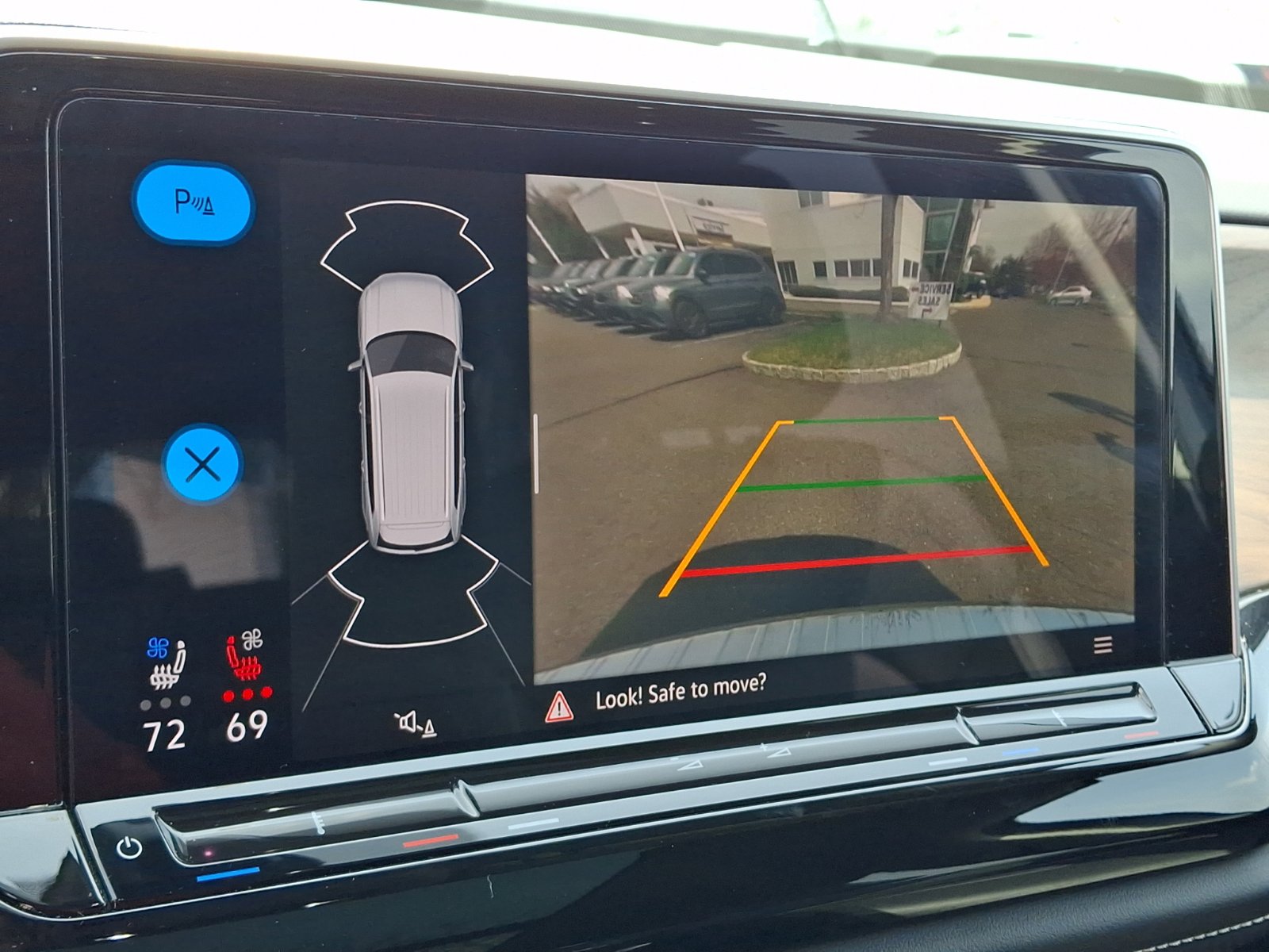 Certified 2024 Volkswagen Atlas SE image 19