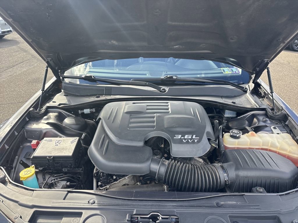 Used 2018 Chrysler 300 Limited w/ Safetytec Plus Group image 34