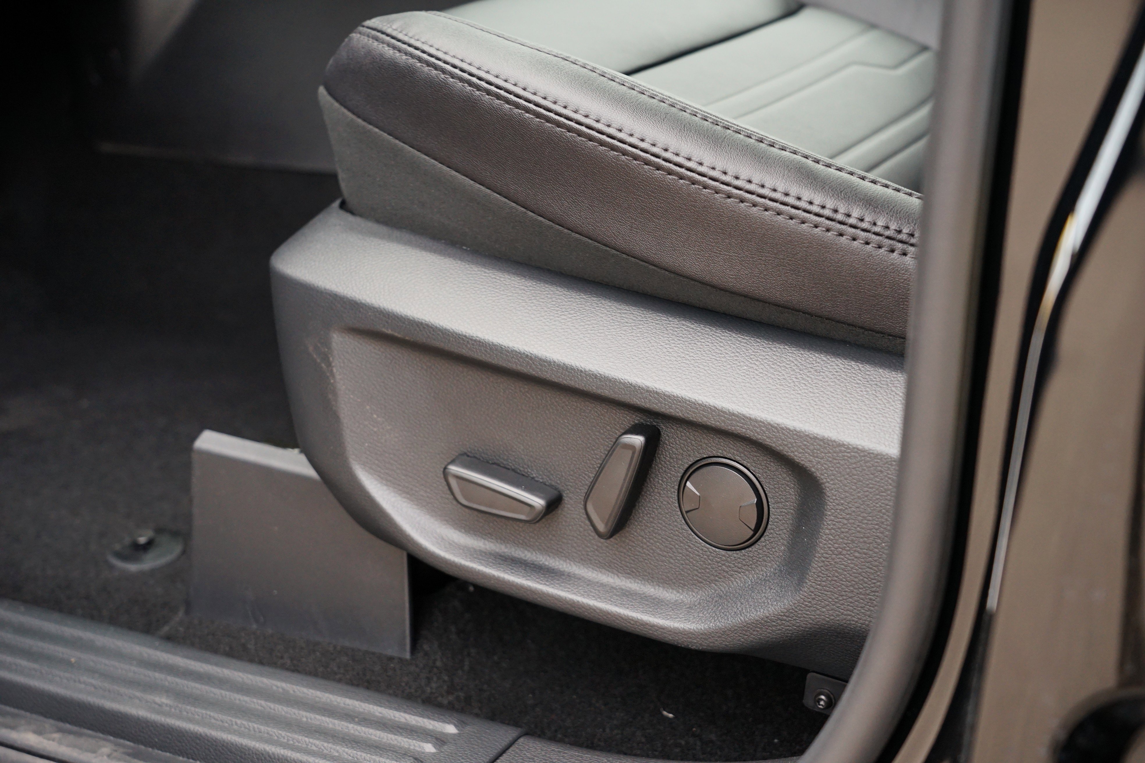 New 2025 Ford Ranger Lariat w/ FX4 Off-Road Package image 17