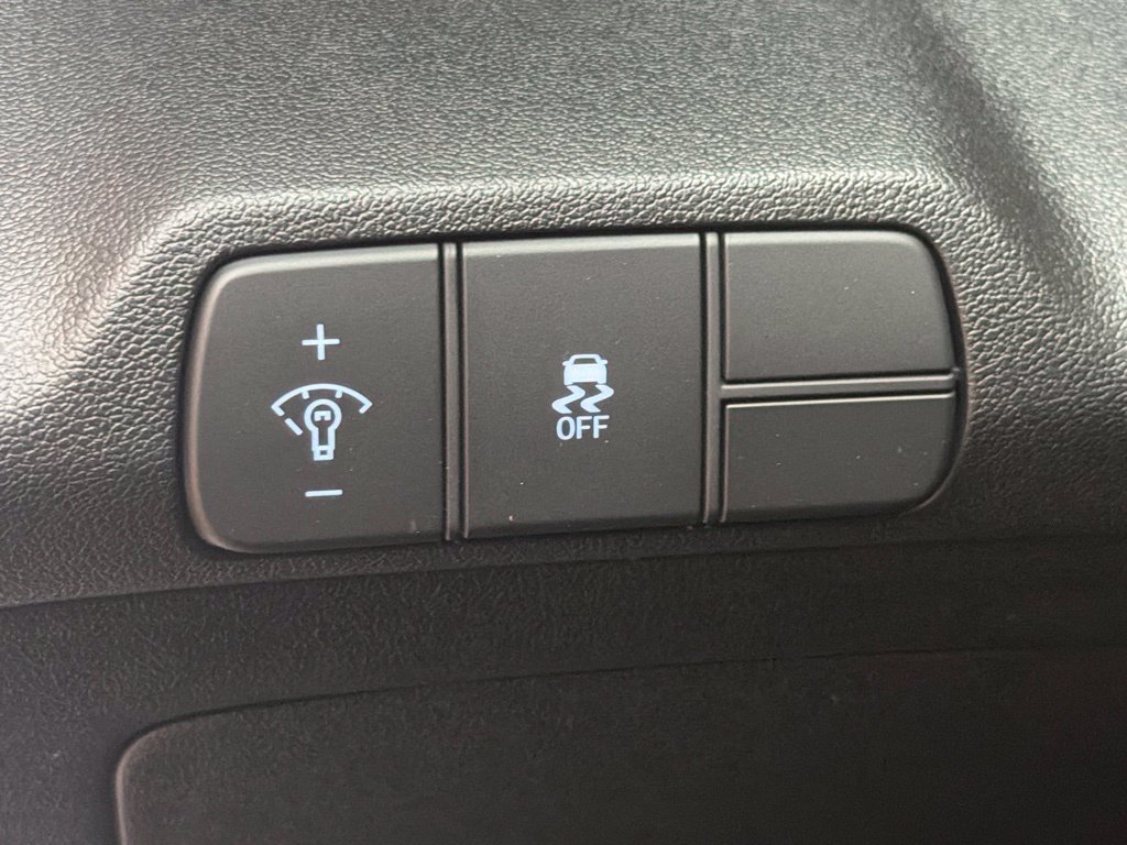 Certified 2026 Hyundai Elantra Sport FWD image 28