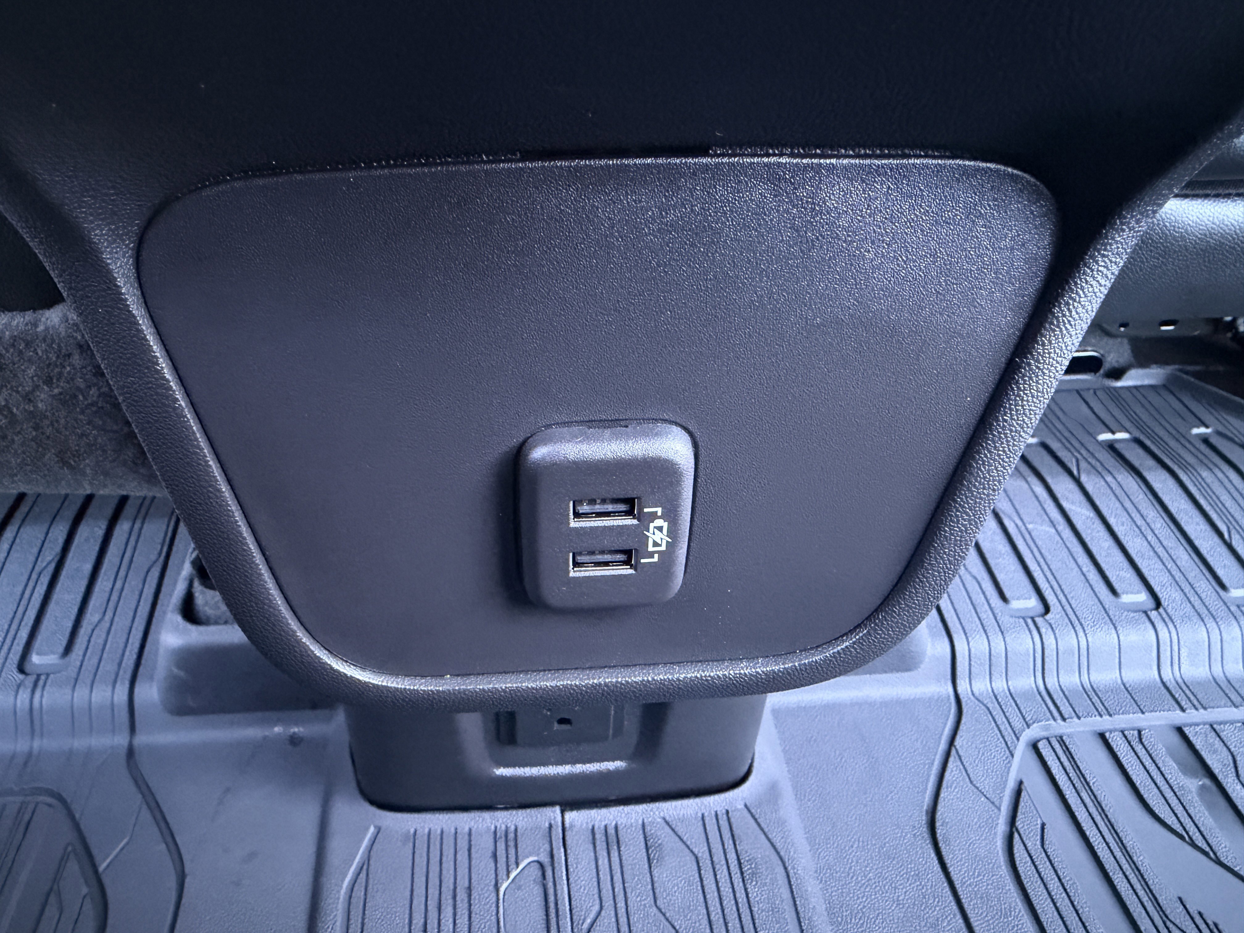 Used 2023 GMC Terrain SLT w/ Infotainment Package II image 21