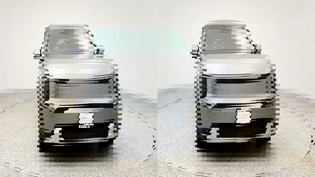 Used 2024 Kia EV9 Light image 2