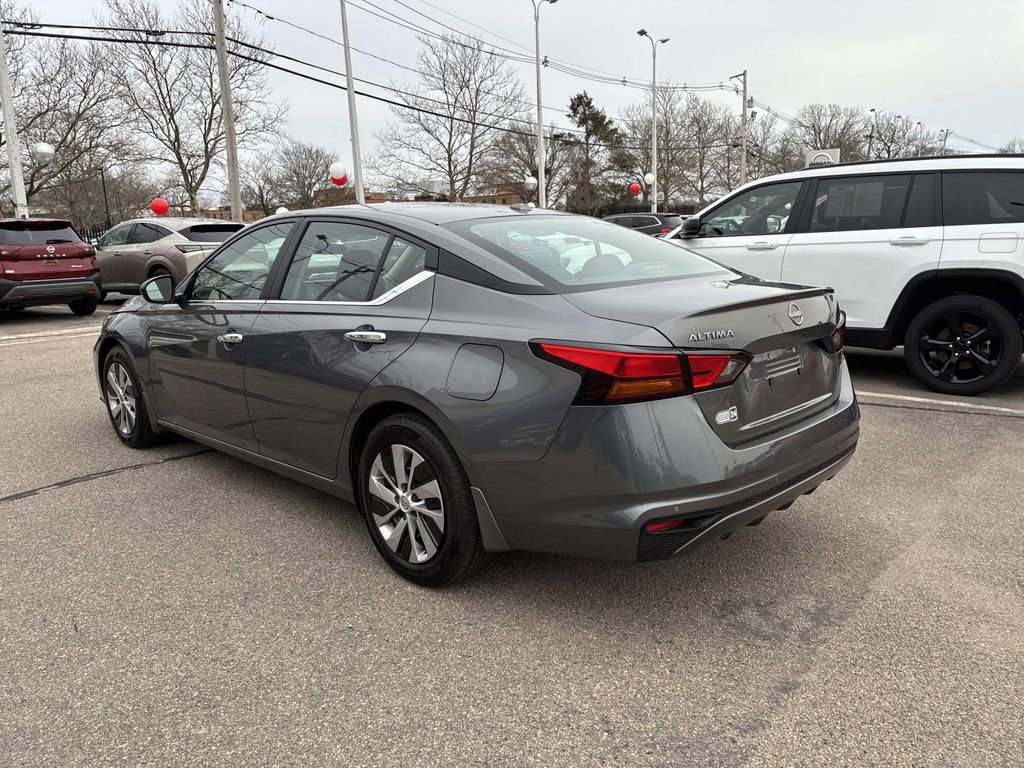 Used 2025 Nissan Altima 2.5 S image 5