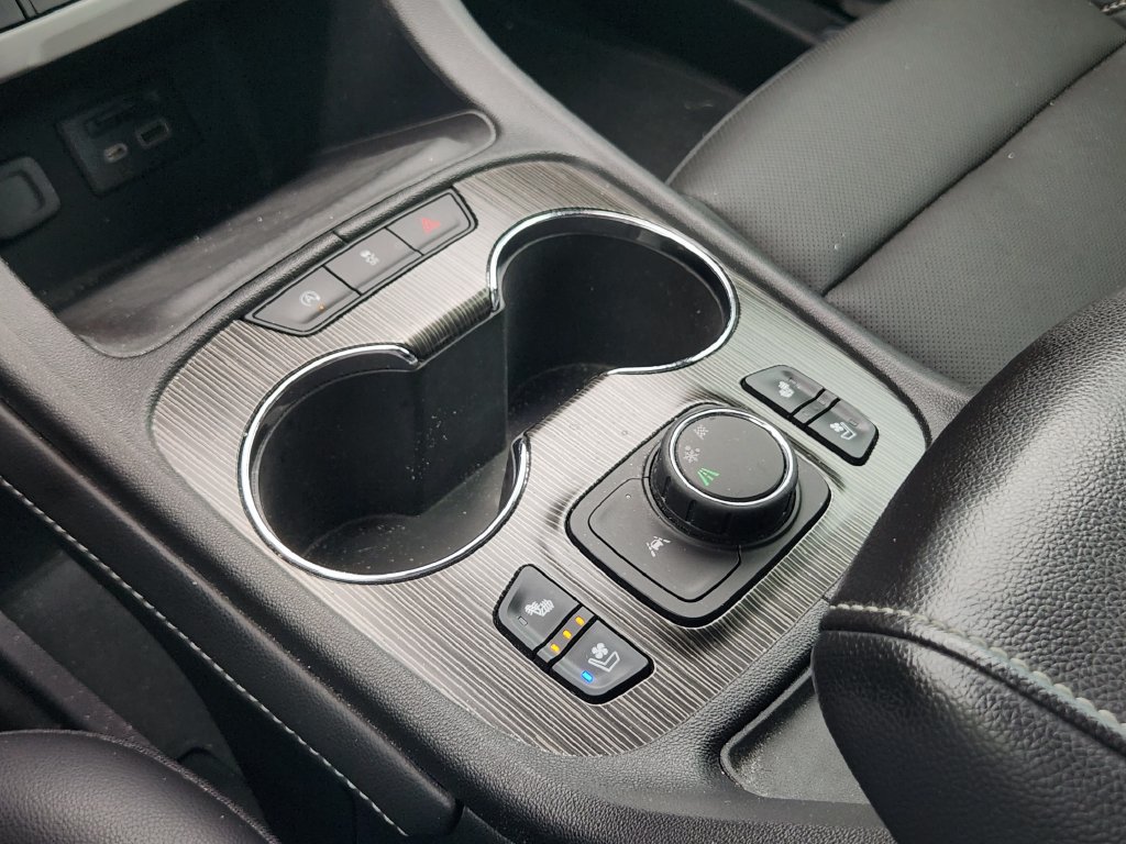 Used 2023 GMC Acadia SLT FWD image 9
