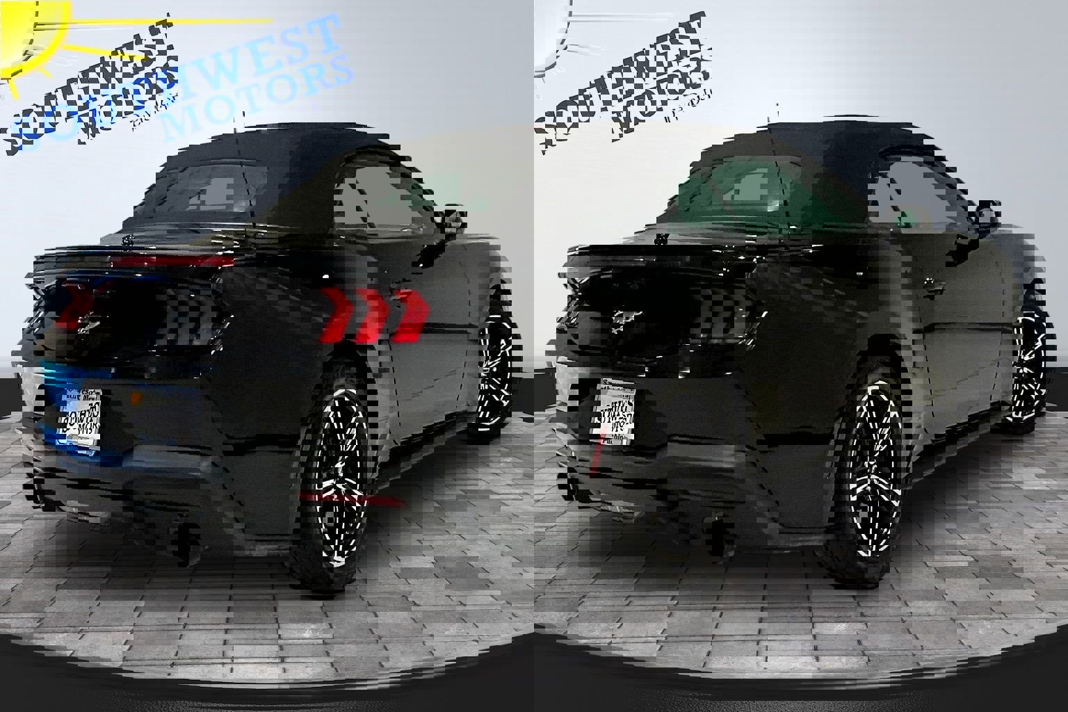 Used 2024 Ford Mustang Premium image 6