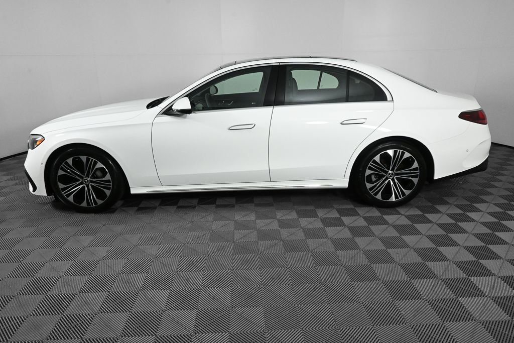 Used 2025 Mercedes-Benz E 350 Sedan image 3