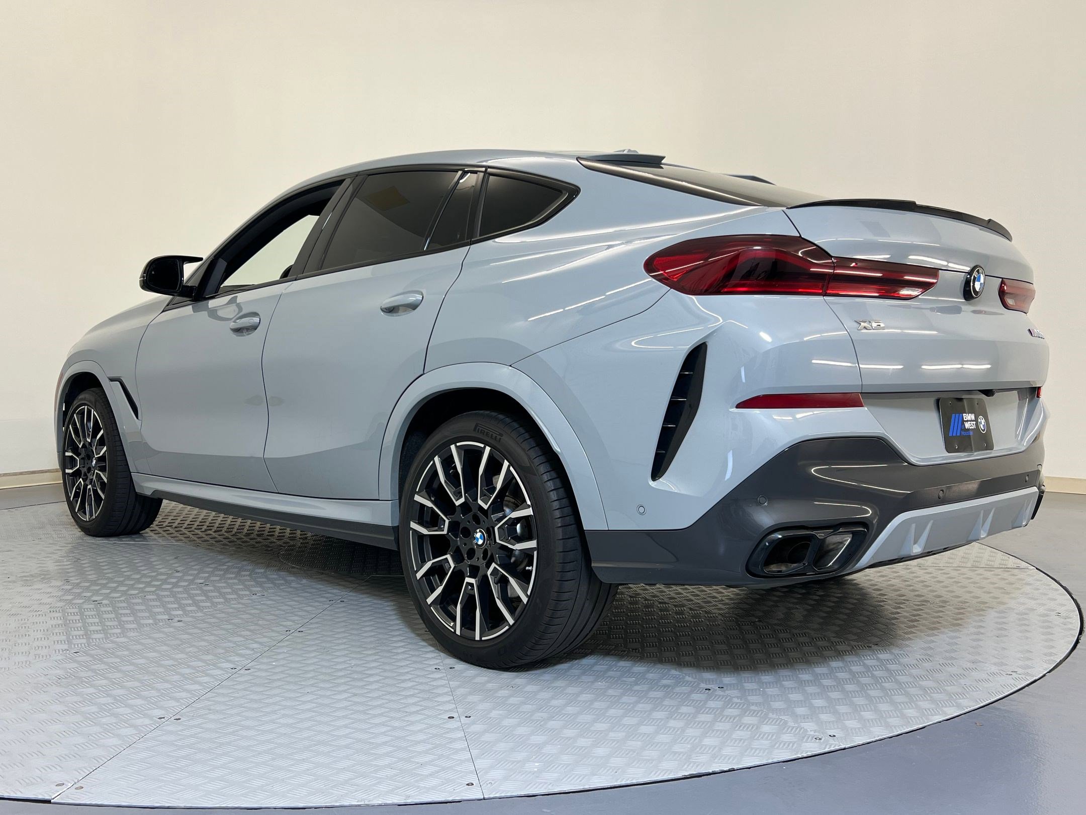 Certified 2024 BMW X6 M60i w/ Executive Package image 3