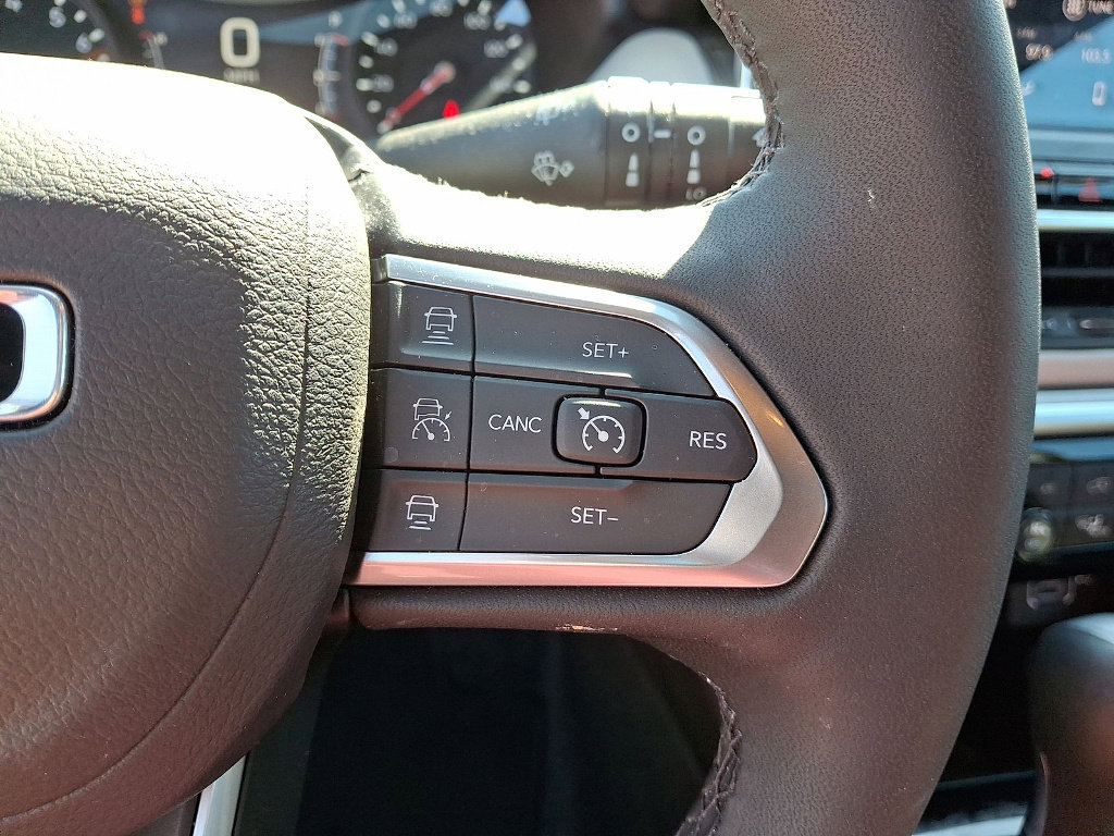 Used 2025 Jeep Compass Limited AWD/4WD image 18