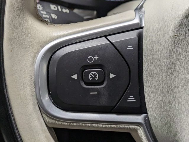Used 2022 Volvo S60 B5 Momentum w/ Premium Package FWD image 25