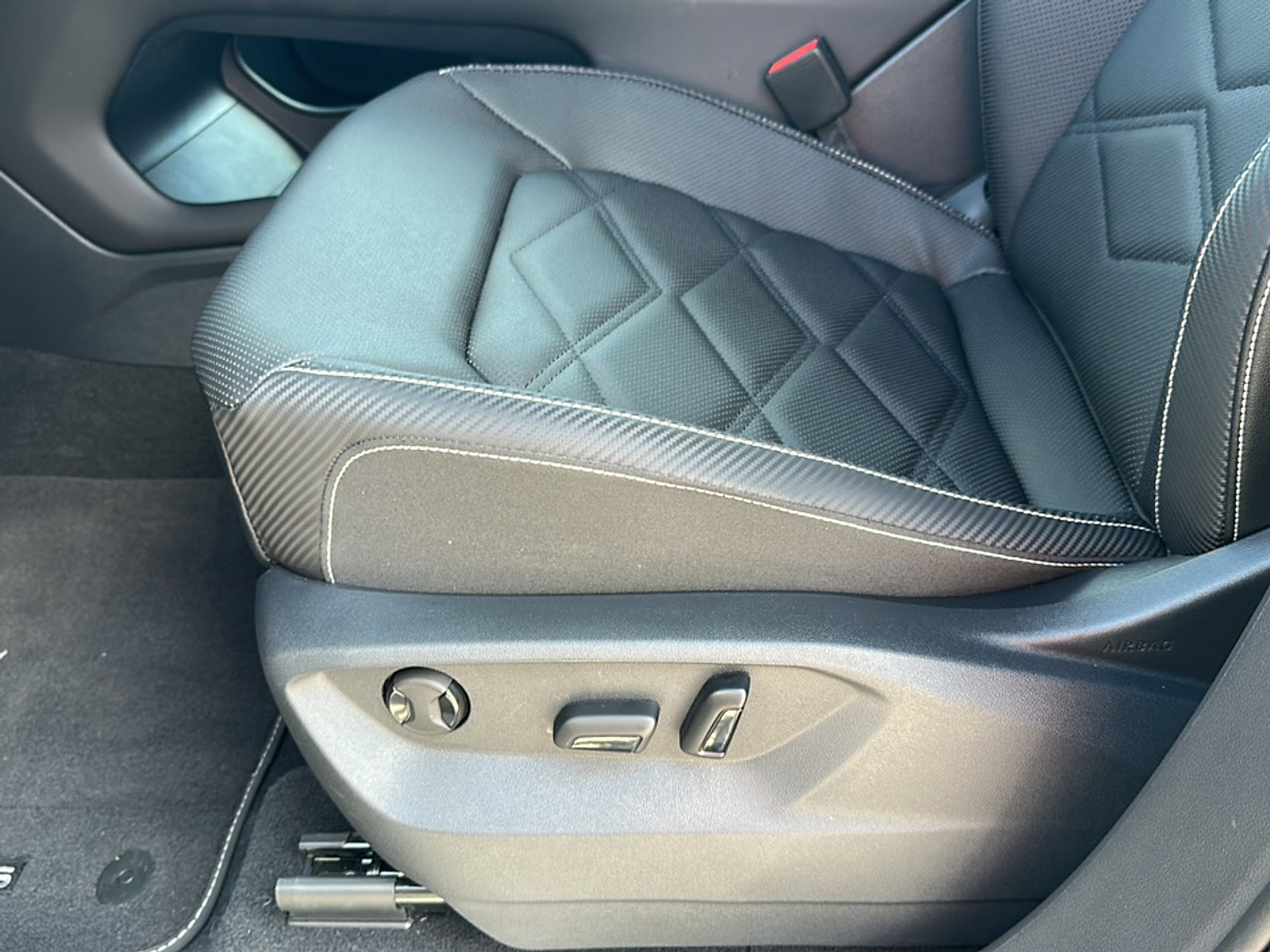 Used 2024 Volkswagen Atlas Cross Sport SE image 15