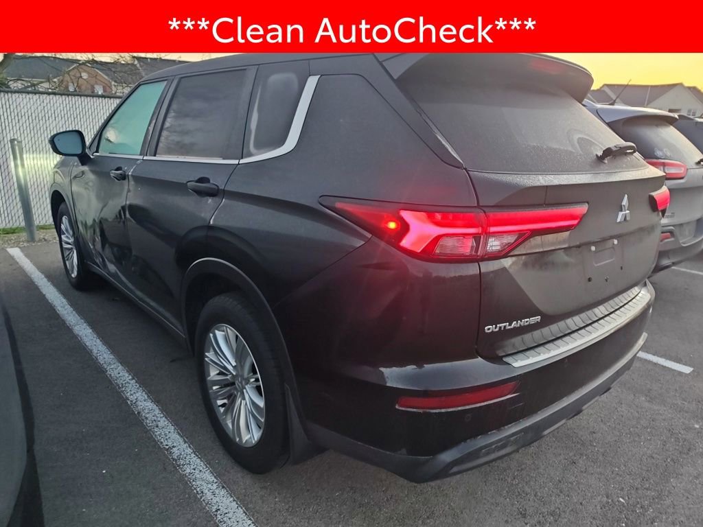 Used 2022 Mitsubishi Outlander ES image 4