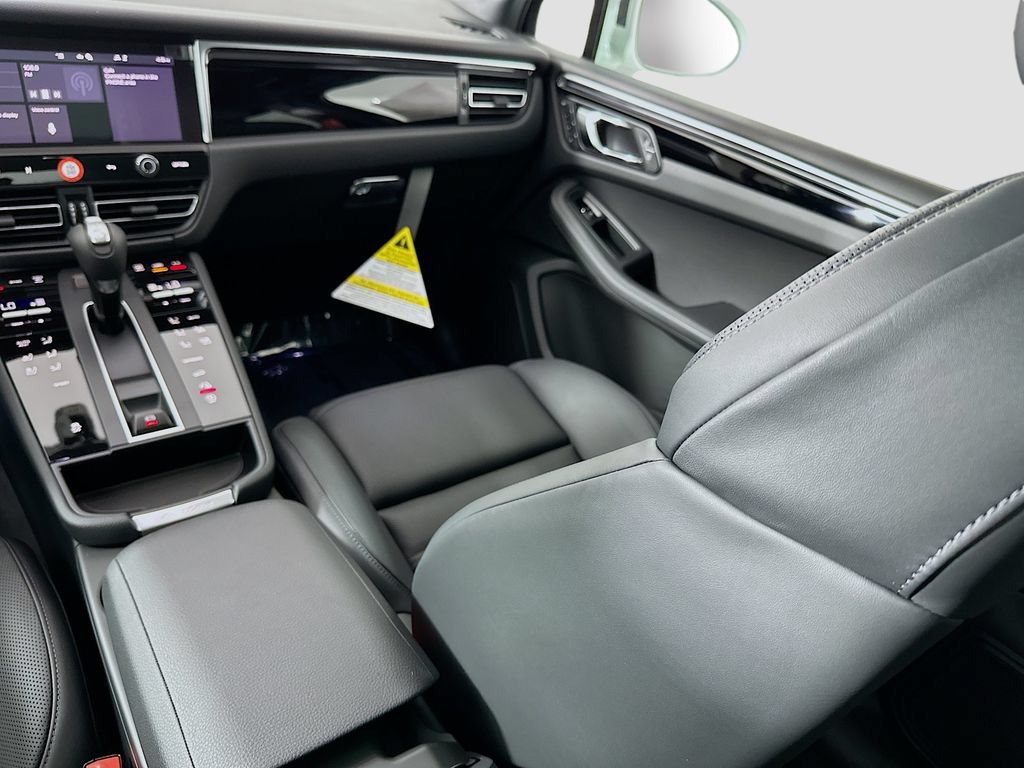 New 2026 Porsche Macan AWD/4WD image 26