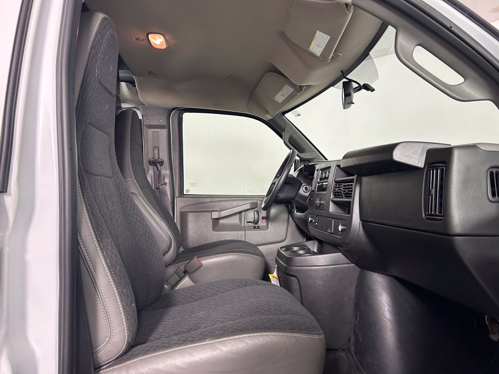 Used 2025 Chevrolet Express 2500 w/ Driver Convenience Package RWD image 10